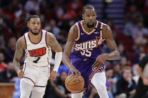 星空体育官方网站-贾巴里：KD能得到他想要的任何投篮机会 防守者能做的只有祈祷