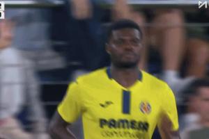 星空体育官网-32岁托马斯上演加盟黄潜后西甲首秀，替补登场时掌声嘘声并起