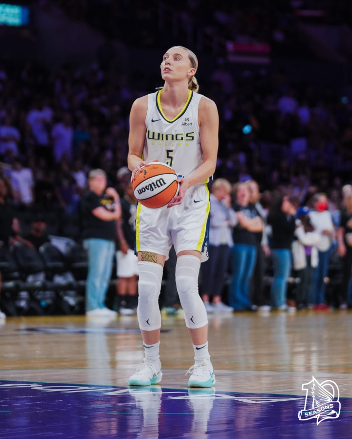 星空体育app下载-21中17💥佩奇单场44分平WNBA新秀最高分 但遗憾遭对手压哨绝杀