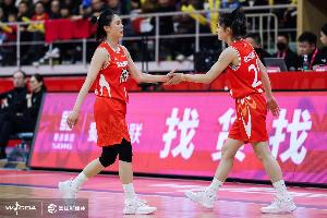 星空体育官网-谁敢信四川女篮常规赛31胜1负断档第1 季后赛前2轮横扫仍失冠