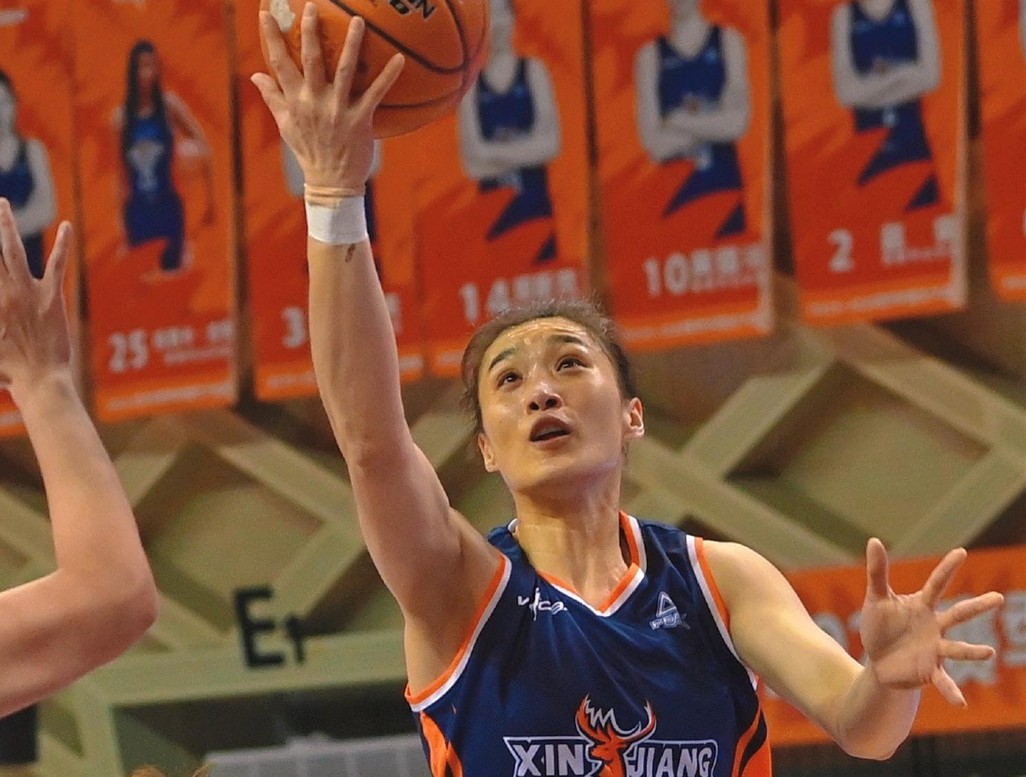星空体育官网-轰22+7！中国女篮32岁1米85悍将崛起：宫帅该带李梦最佳替身？